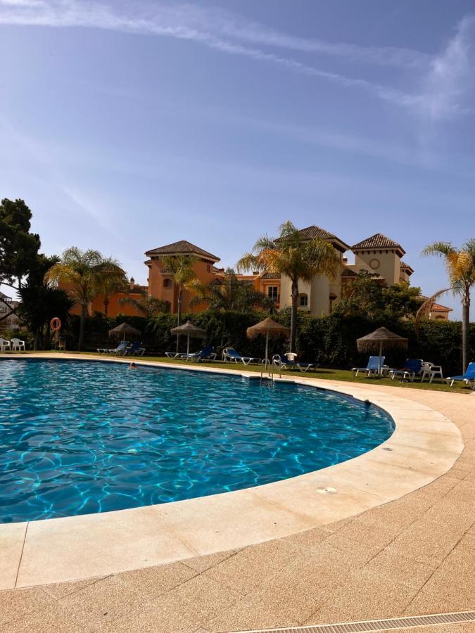 Vistas al Mar Marbella del Este Exterior foto